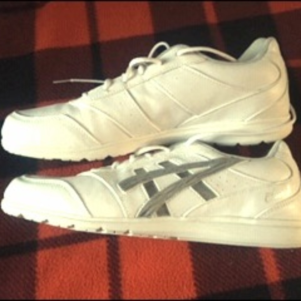 ASICS Cheer 8 size 9.5